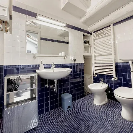 Realkasa De Pepoli Lägenhet